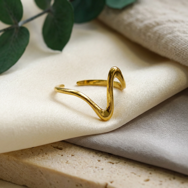 Zara Wave Adjustable Ring