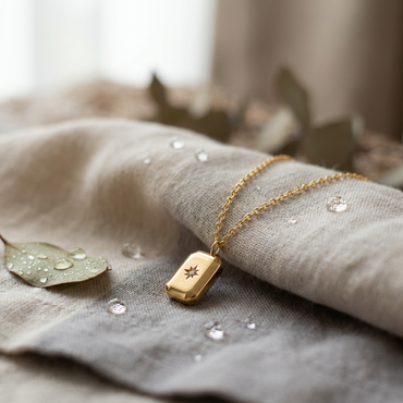 Dewdrop Gleam Pendant Necklace