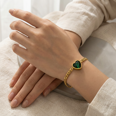 Cora Solo Emerald Heart Bracelet