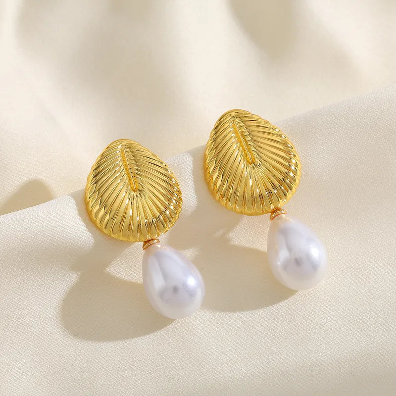 Clara Ginkgo Pearl Studs