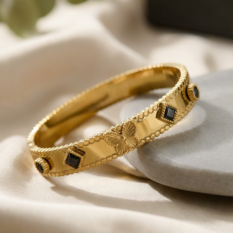 Butterfly Noir Zircon Bangle