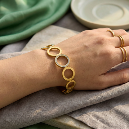 Circle Glow Rhinestone Bangle