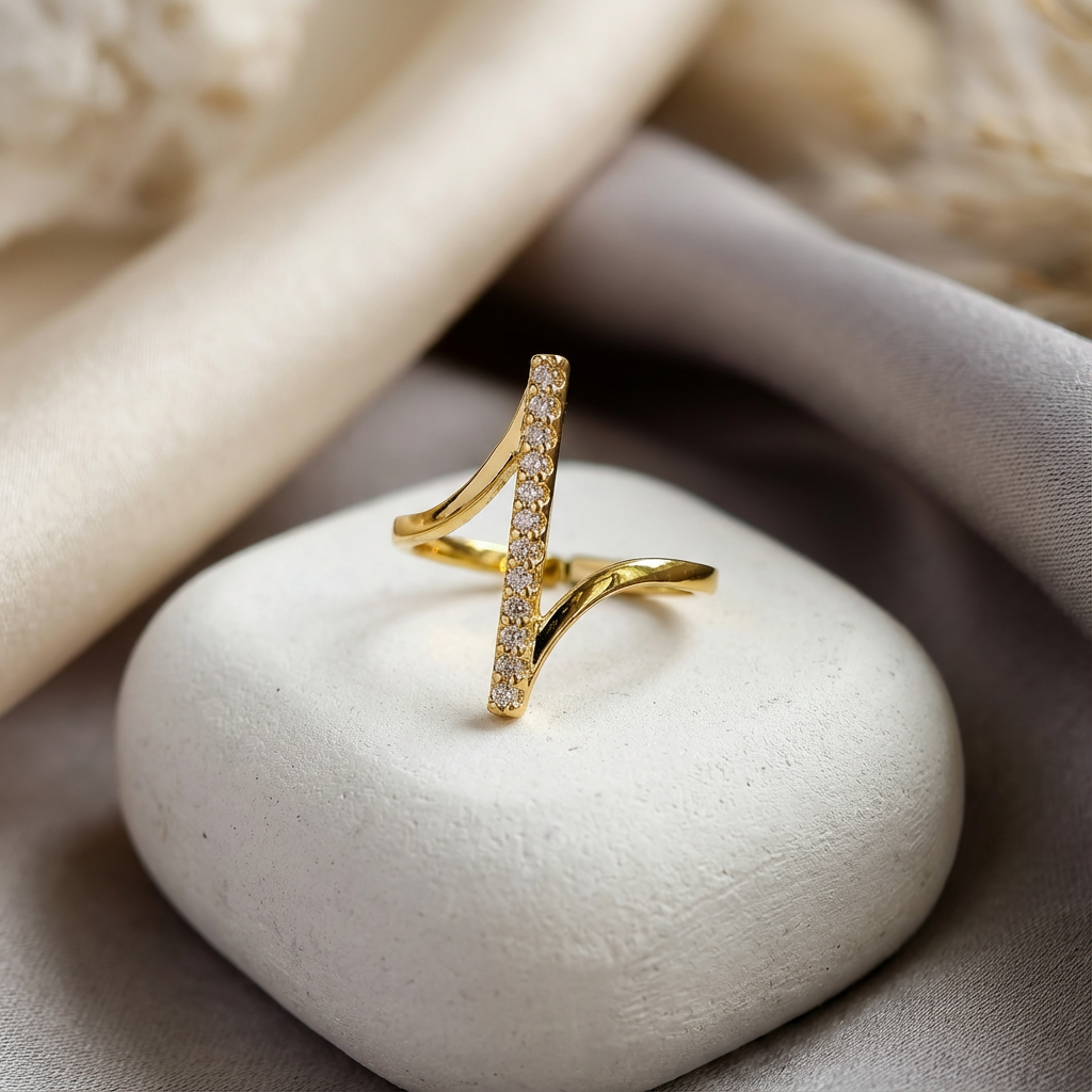 Ava Arc Glow Ring
