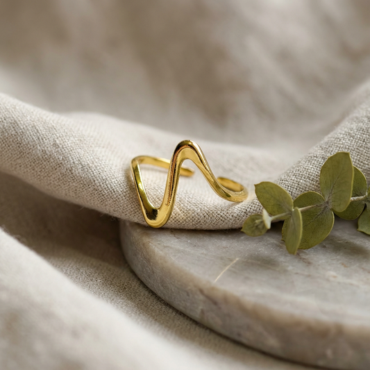 Zara Wave Adjustable Ring