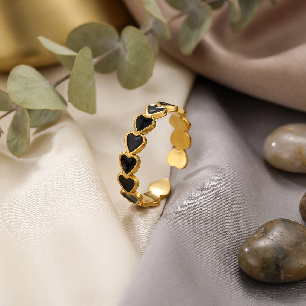 Noir Heart Shadow Ring