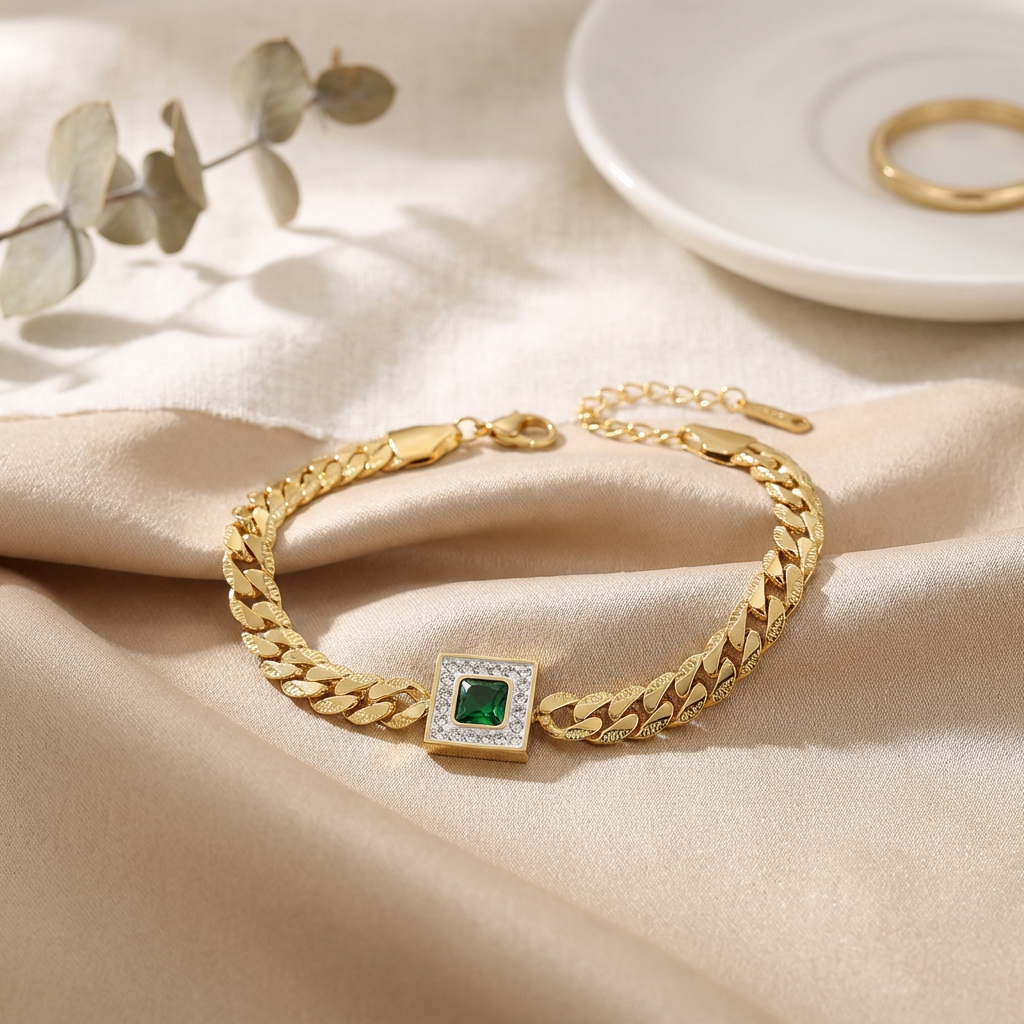 Nova Emerald Square Curb Bracelet