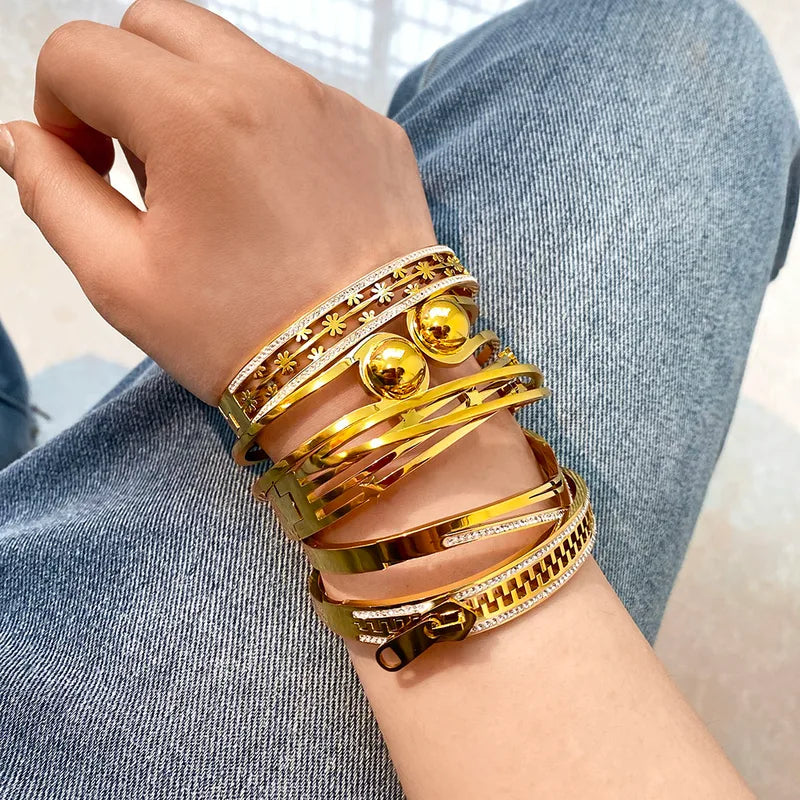 Daisy Bloom Channel Bangle