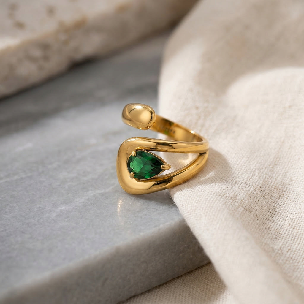 Luz Emerald Open Ring
