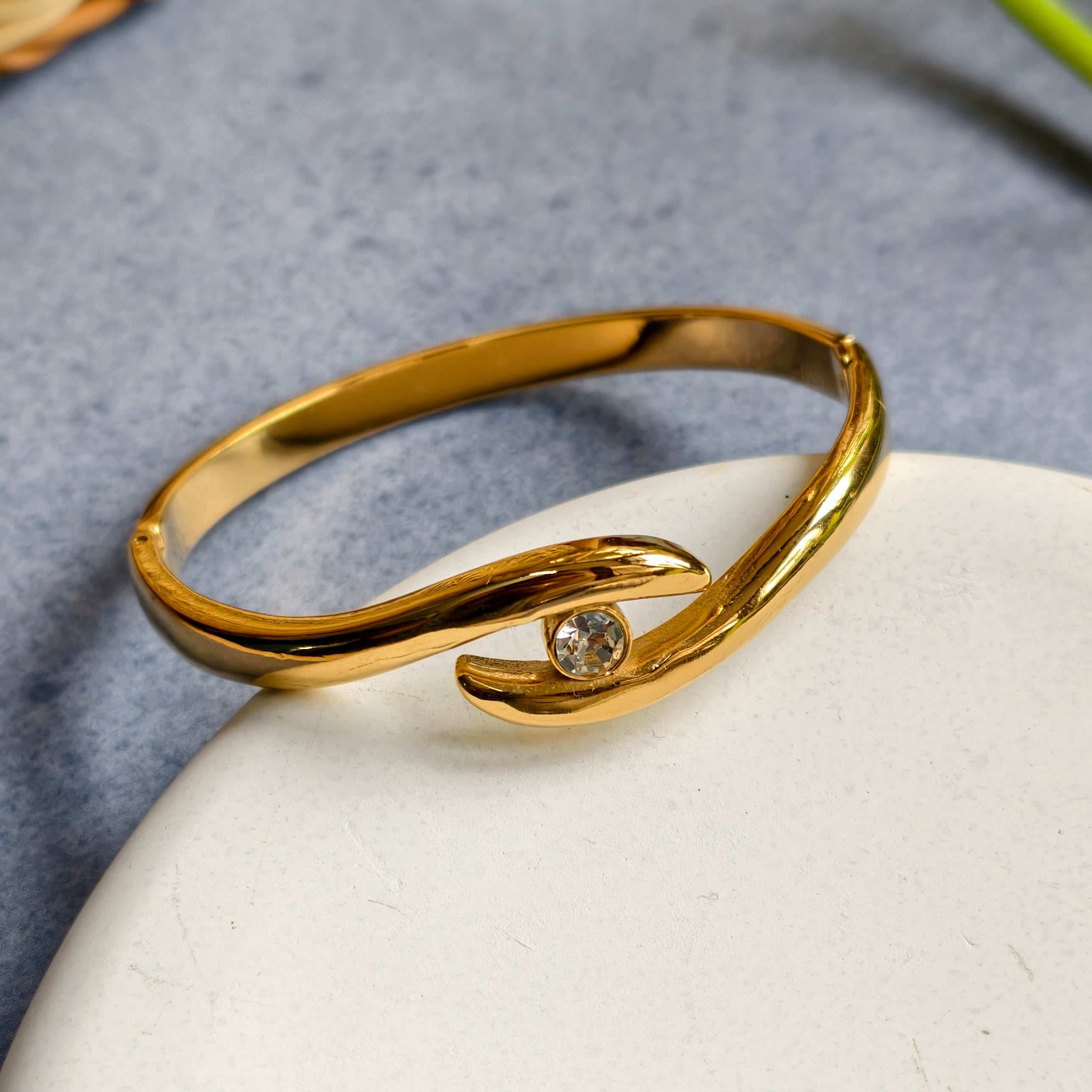 Golden Embrace Eye Knot Bangle