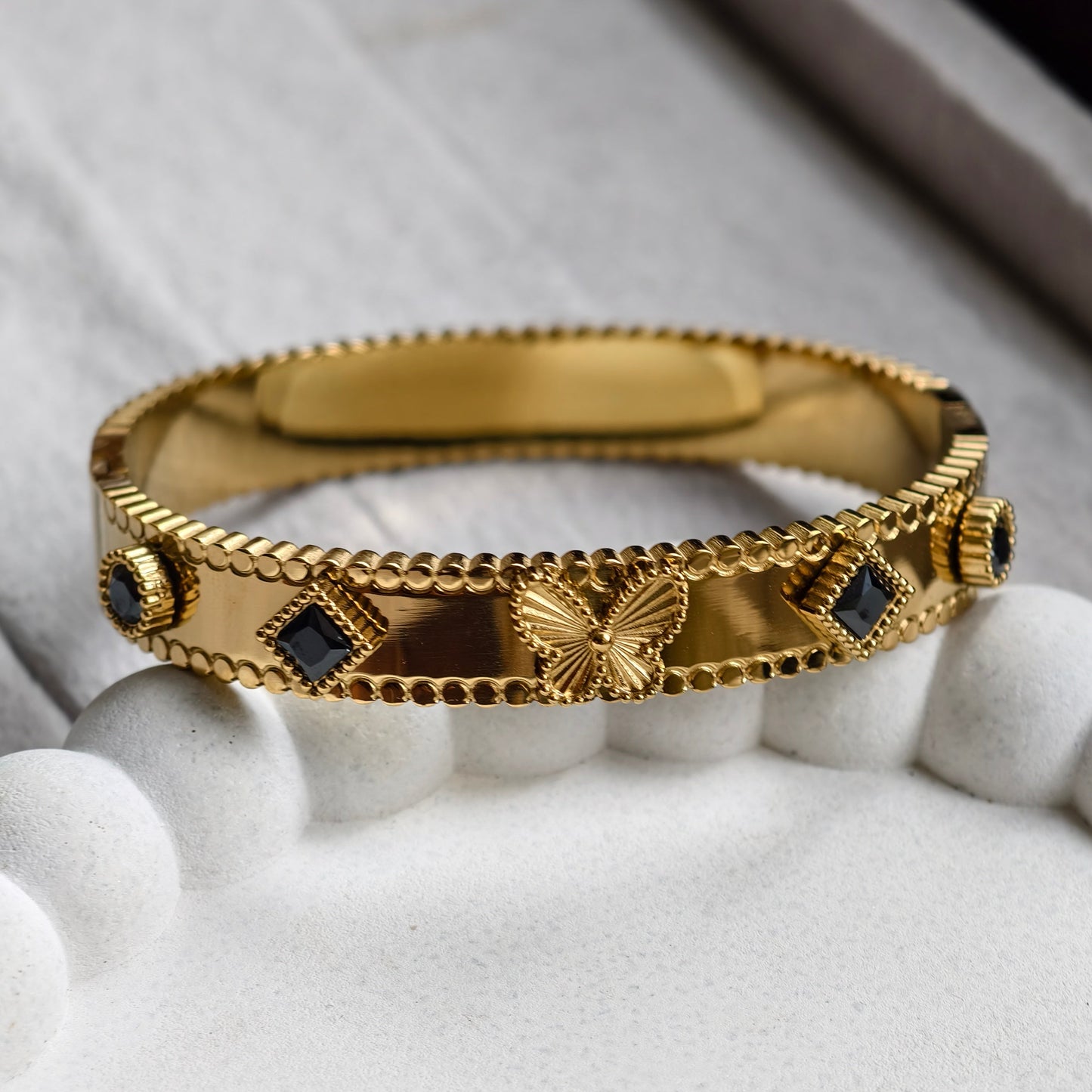 Butterfly Noir Zircon Bangle