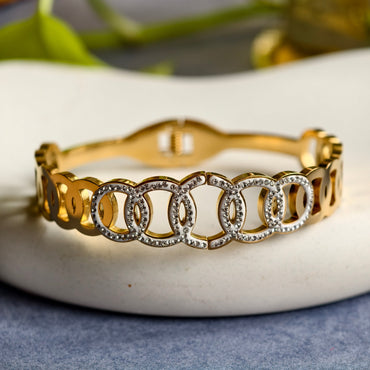 Lumière Linked Circles Bangle