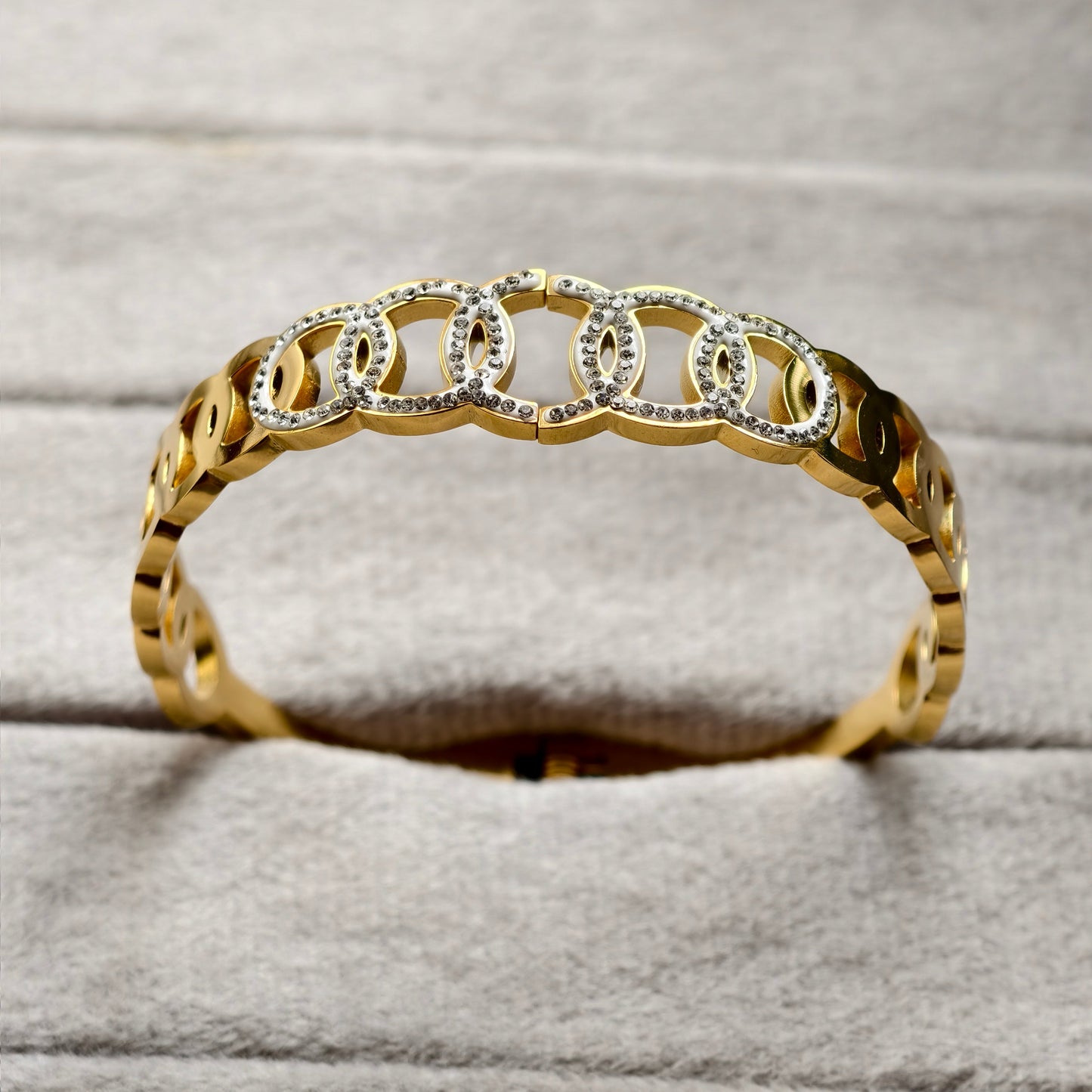 Lumière Linked Circles Bangle