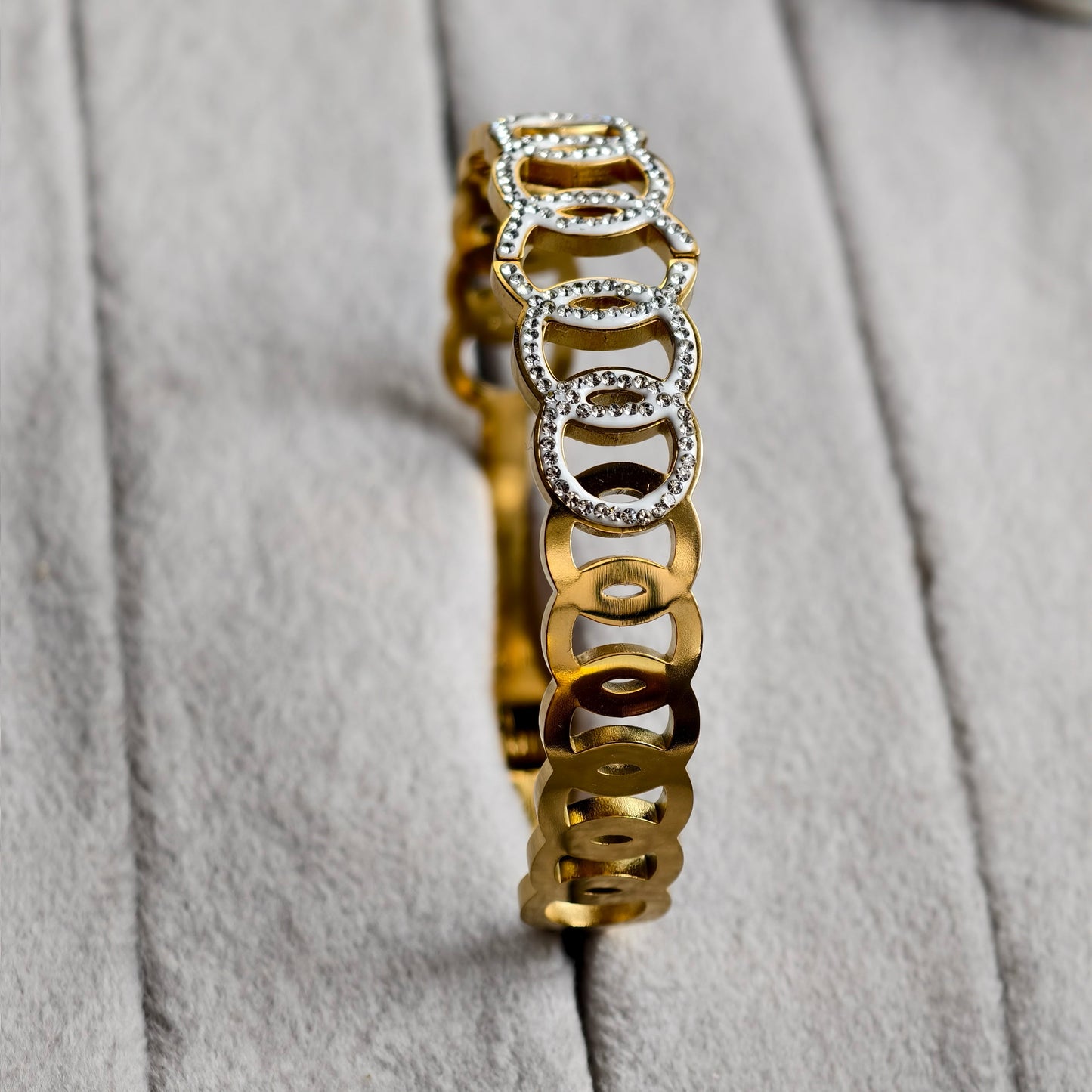 Lumière Linked Circles Bangle