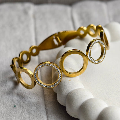 Circle Glow Rhinestone Bangle