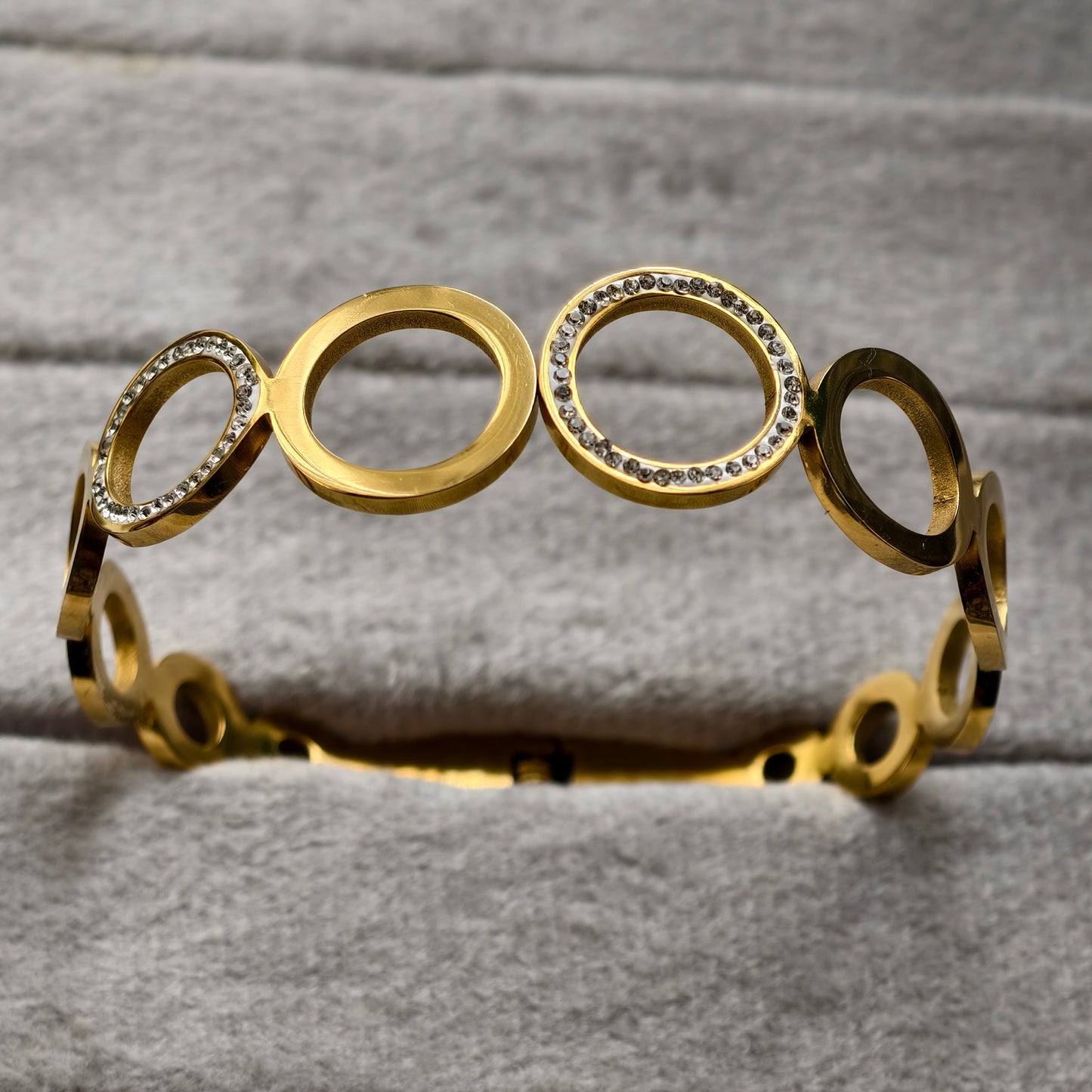 Circle Glow Rhinestone Bangle