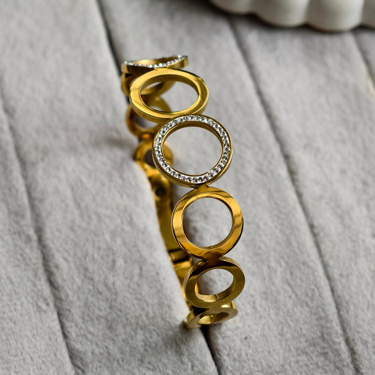 Circle Glow Rhinestone Bangle