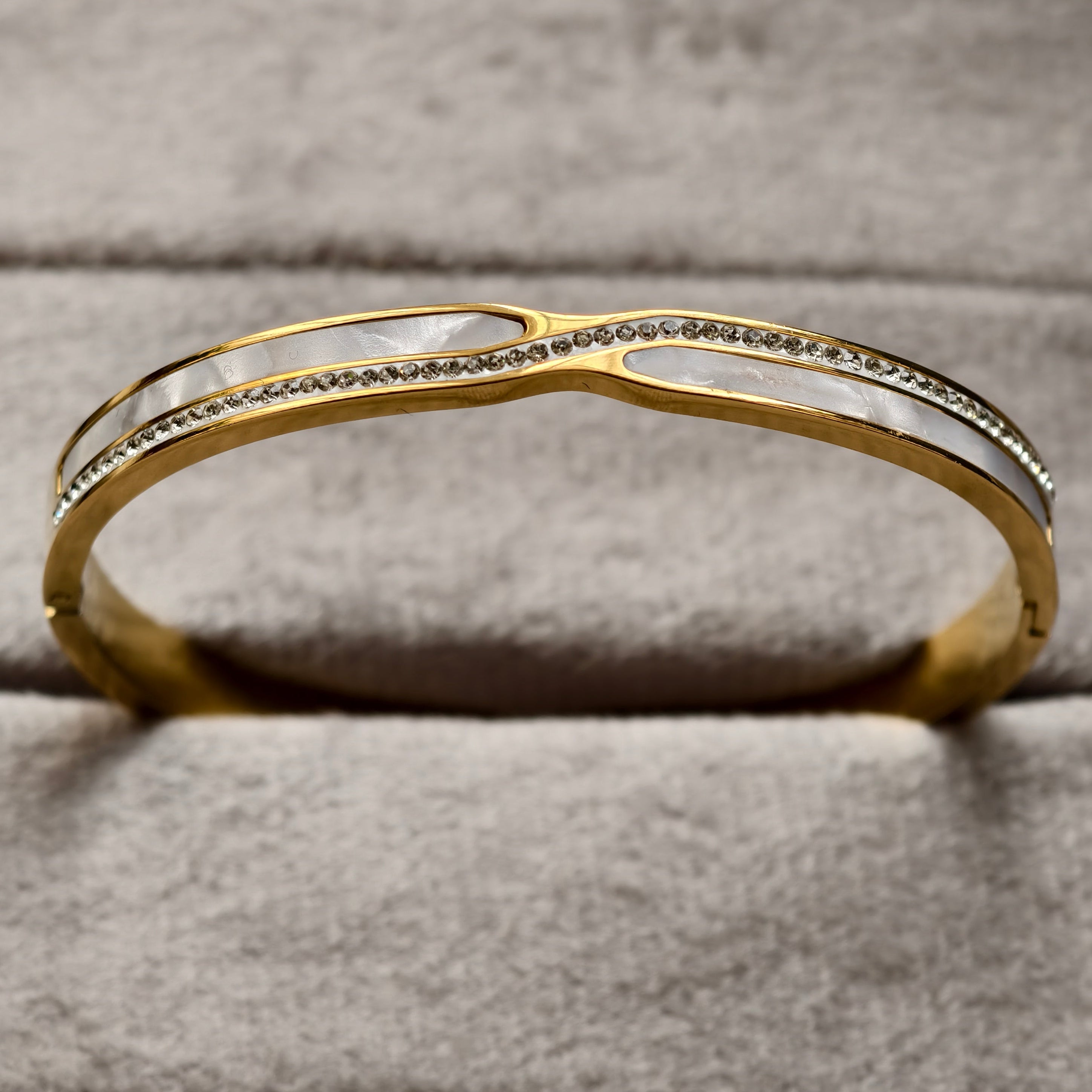 Elena WaveGlow Bangle