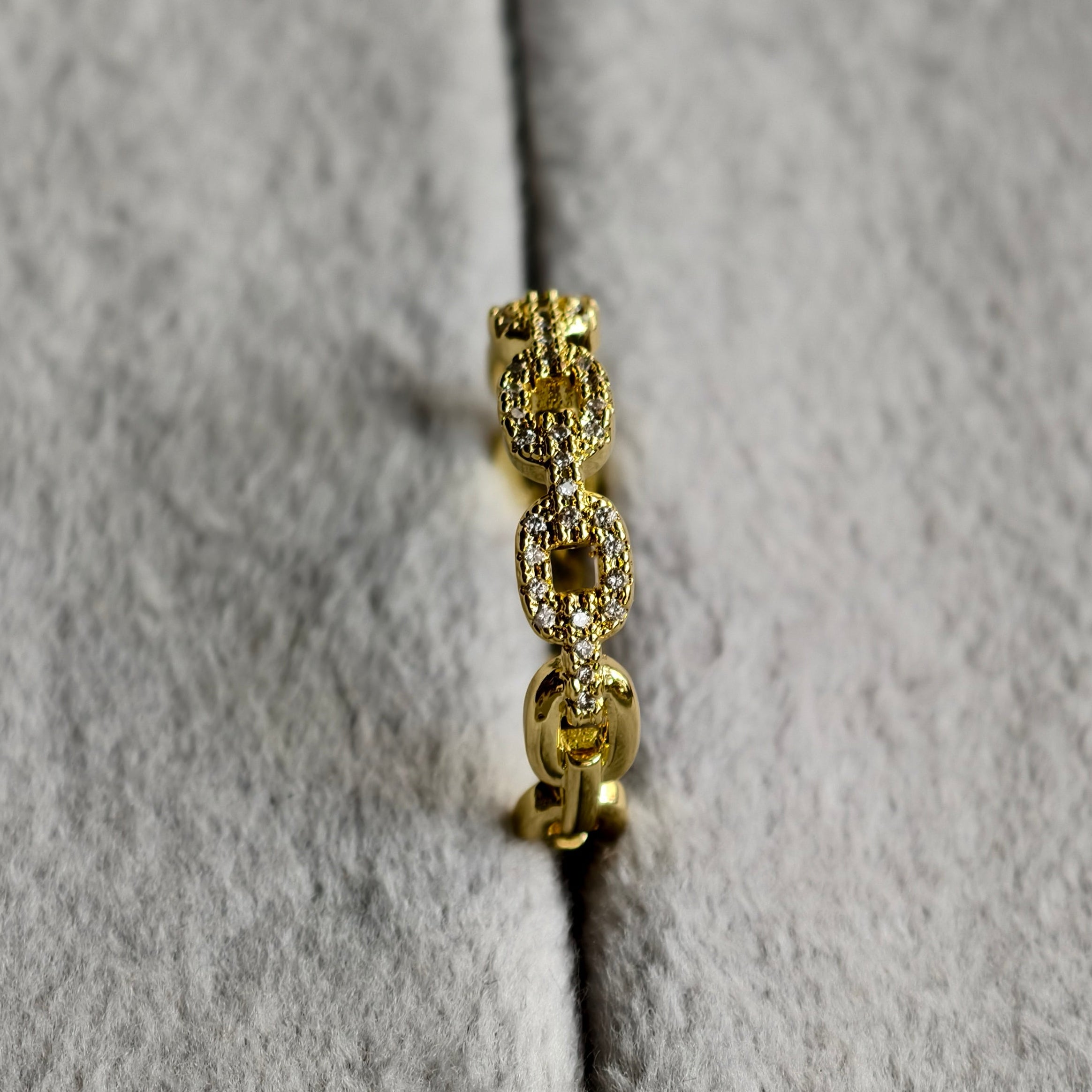 Ivy Link Glow Ring