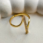Ava Arc Glow Ring