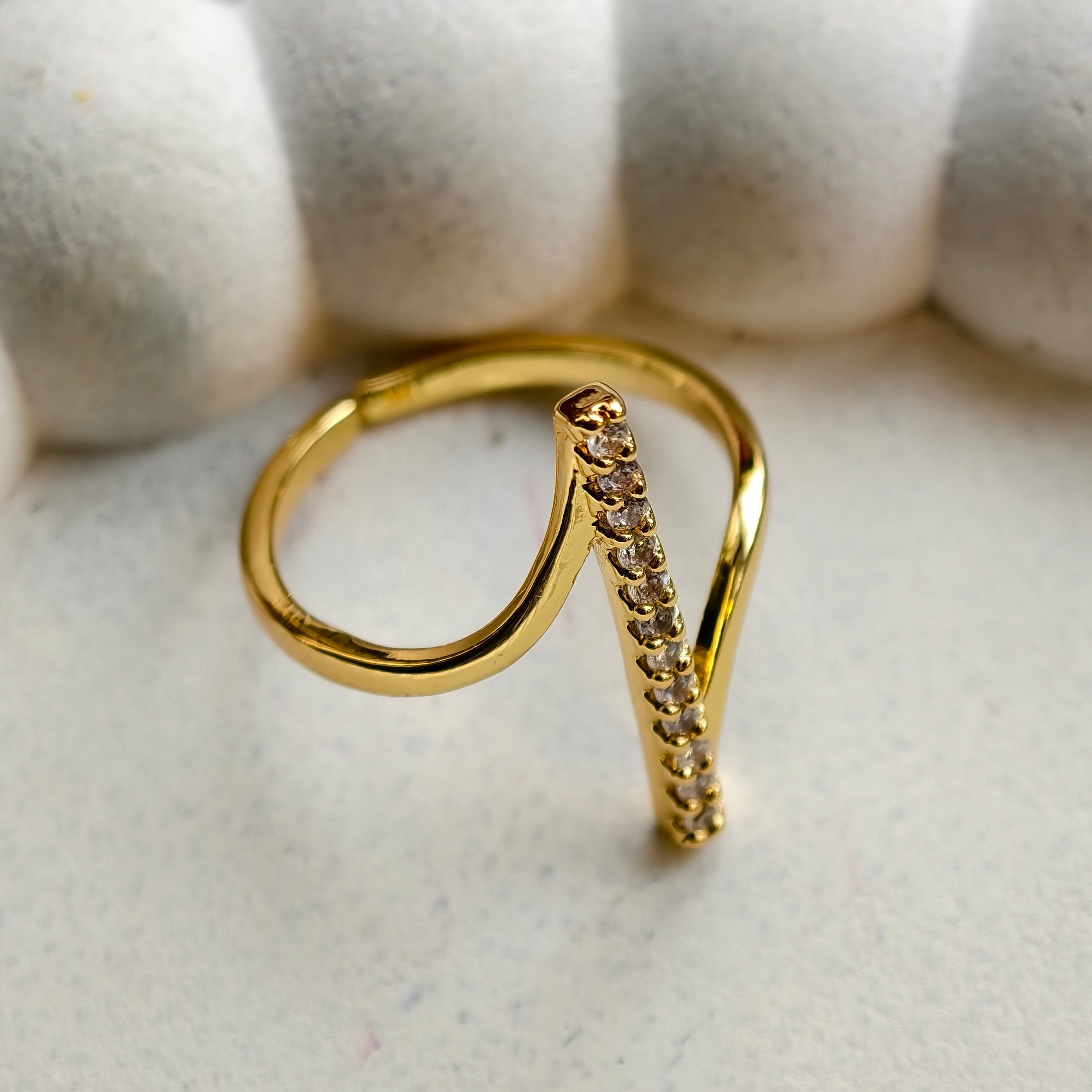 Ava Arc Glow Ring