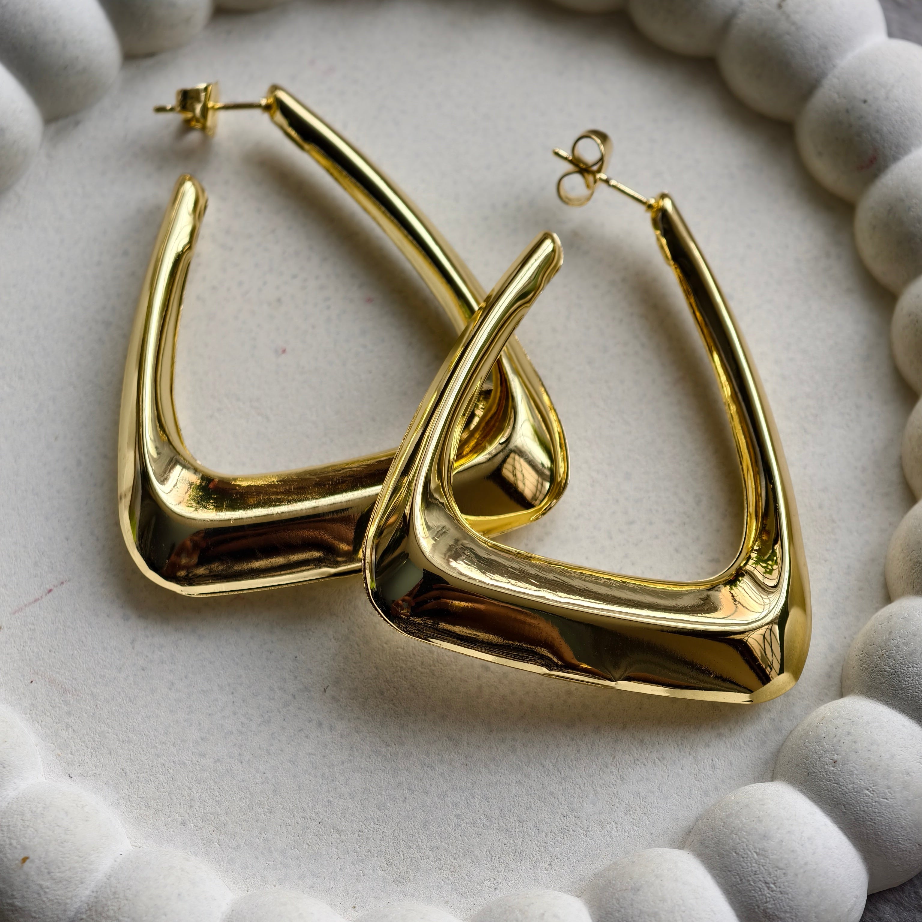 Aurora Sculpt Triangle Earrings