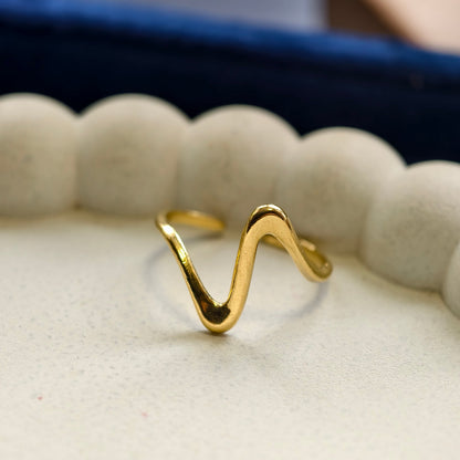 Zara Wave Adjustable Ring