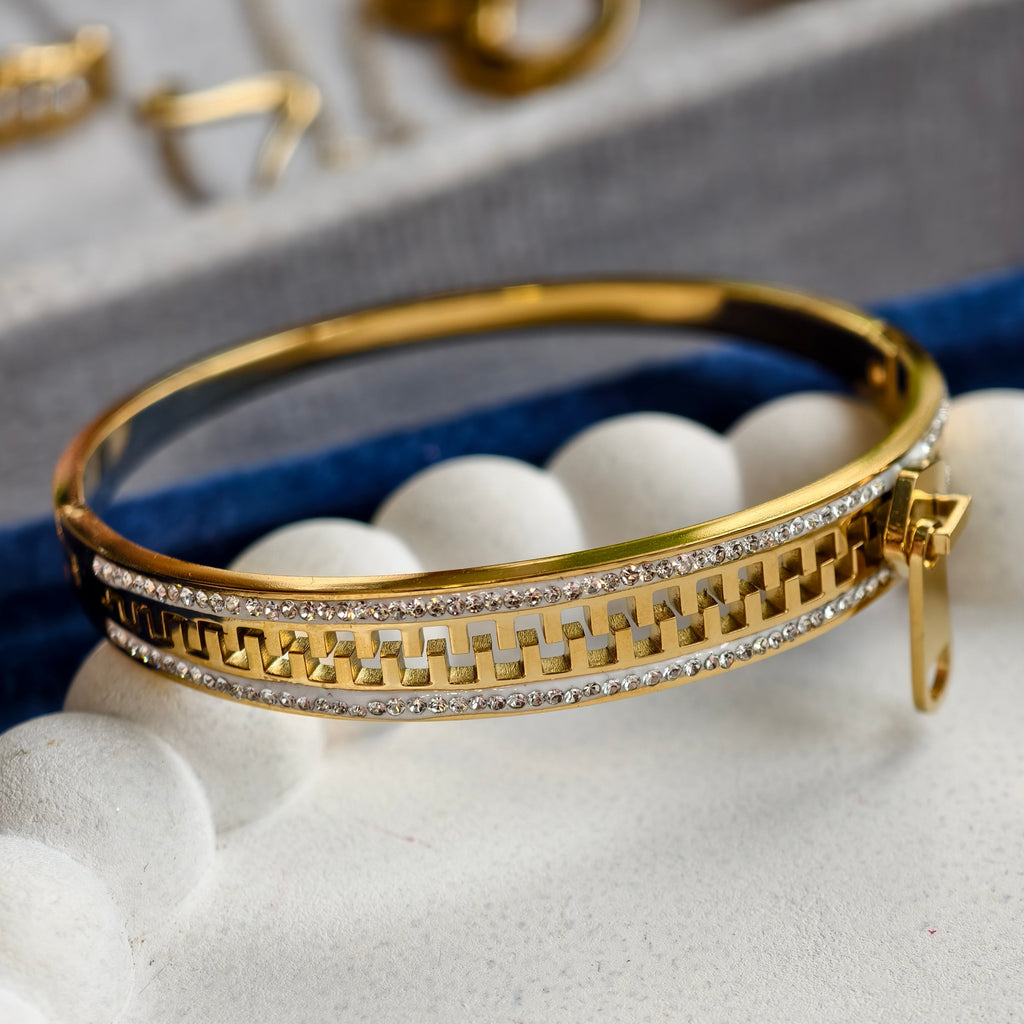 Cleo Geo Zip Bangle
