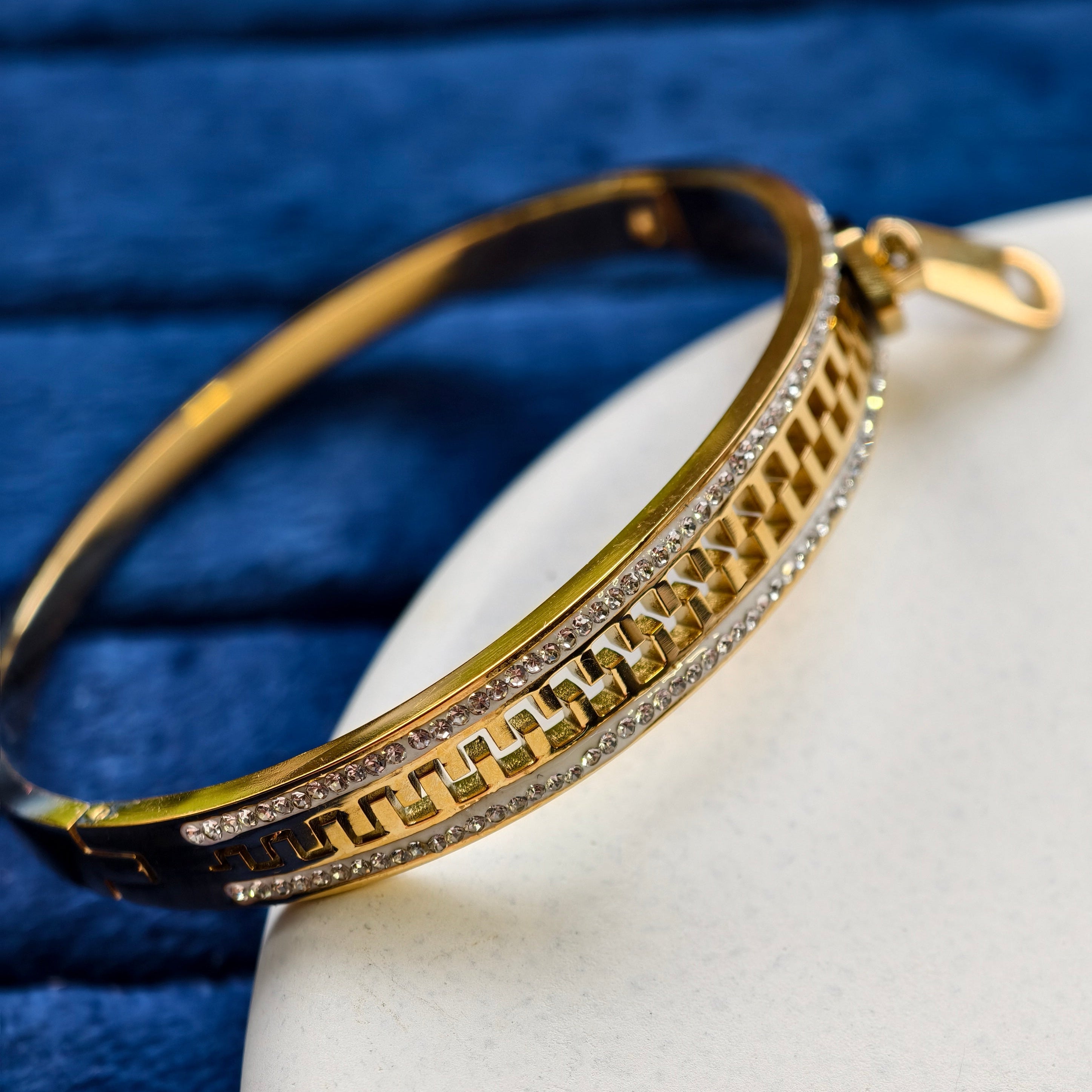 Cleo Geo Zip Bangle