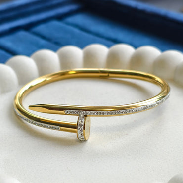 Nadia Nail Edge Cuff