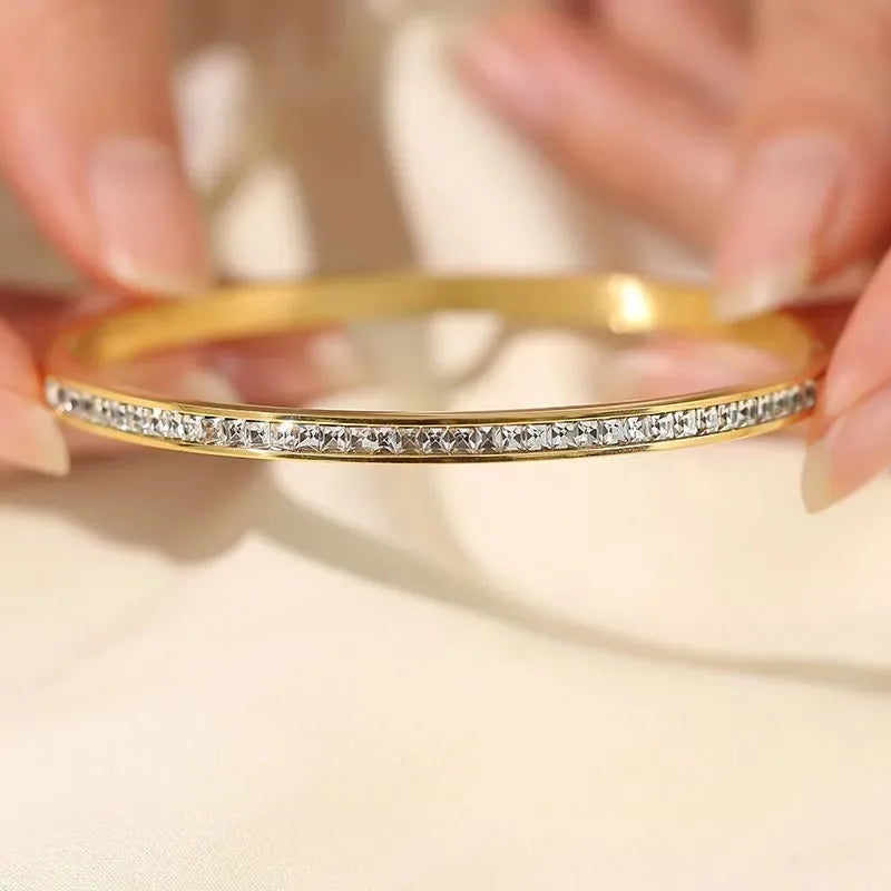 Celeste Eternity Line Bangle