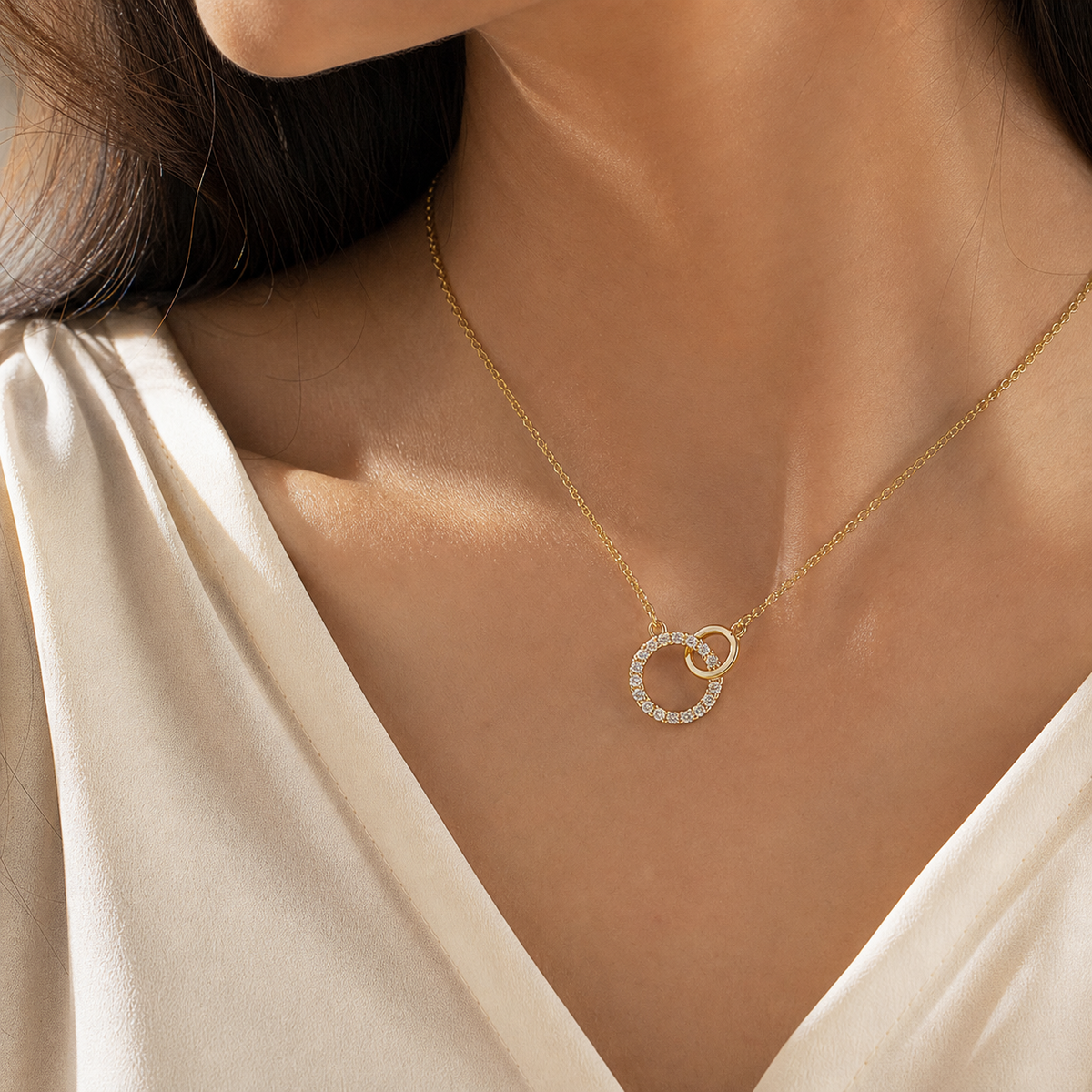 Mila Circle Link Necklace