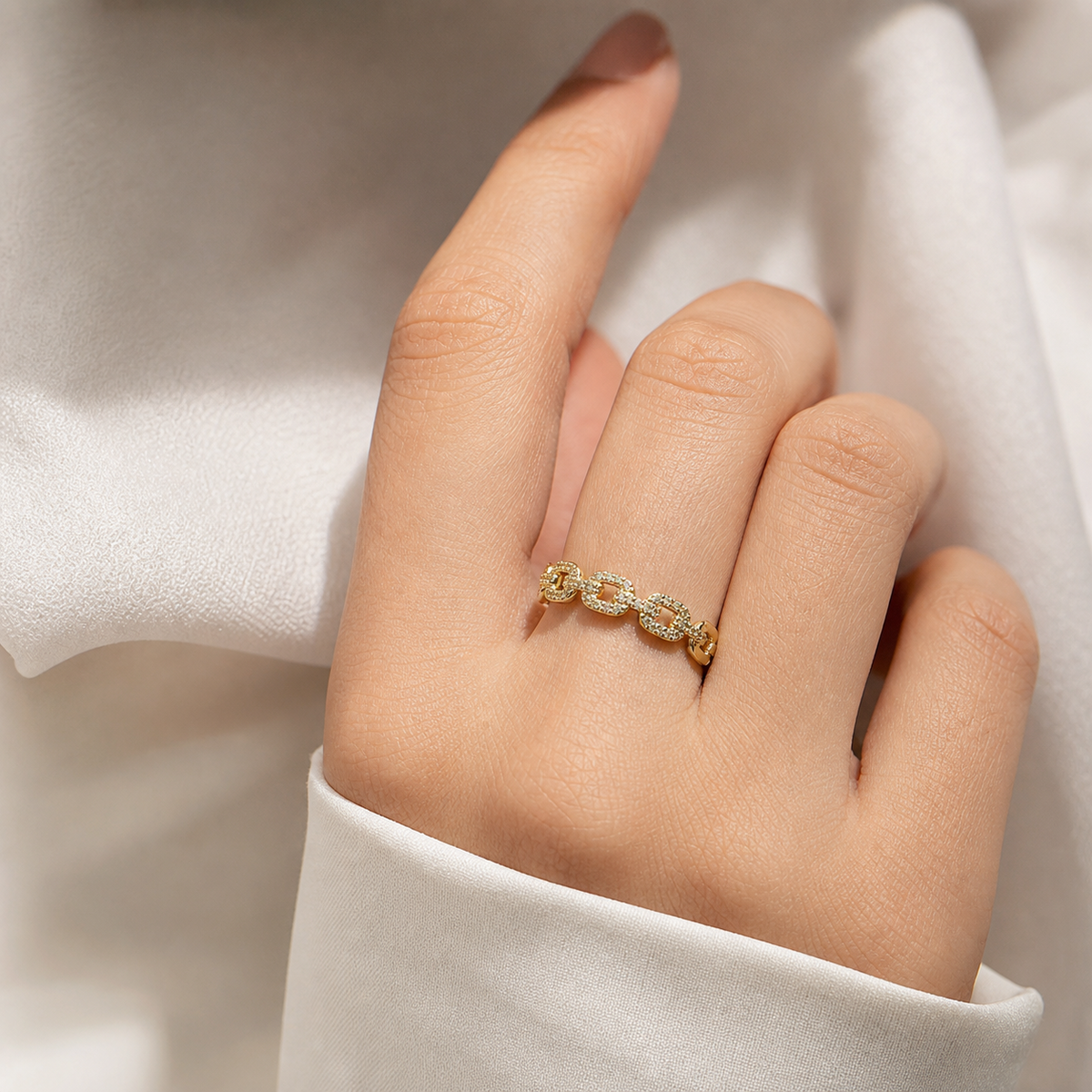 Ivy Link Glow Ring