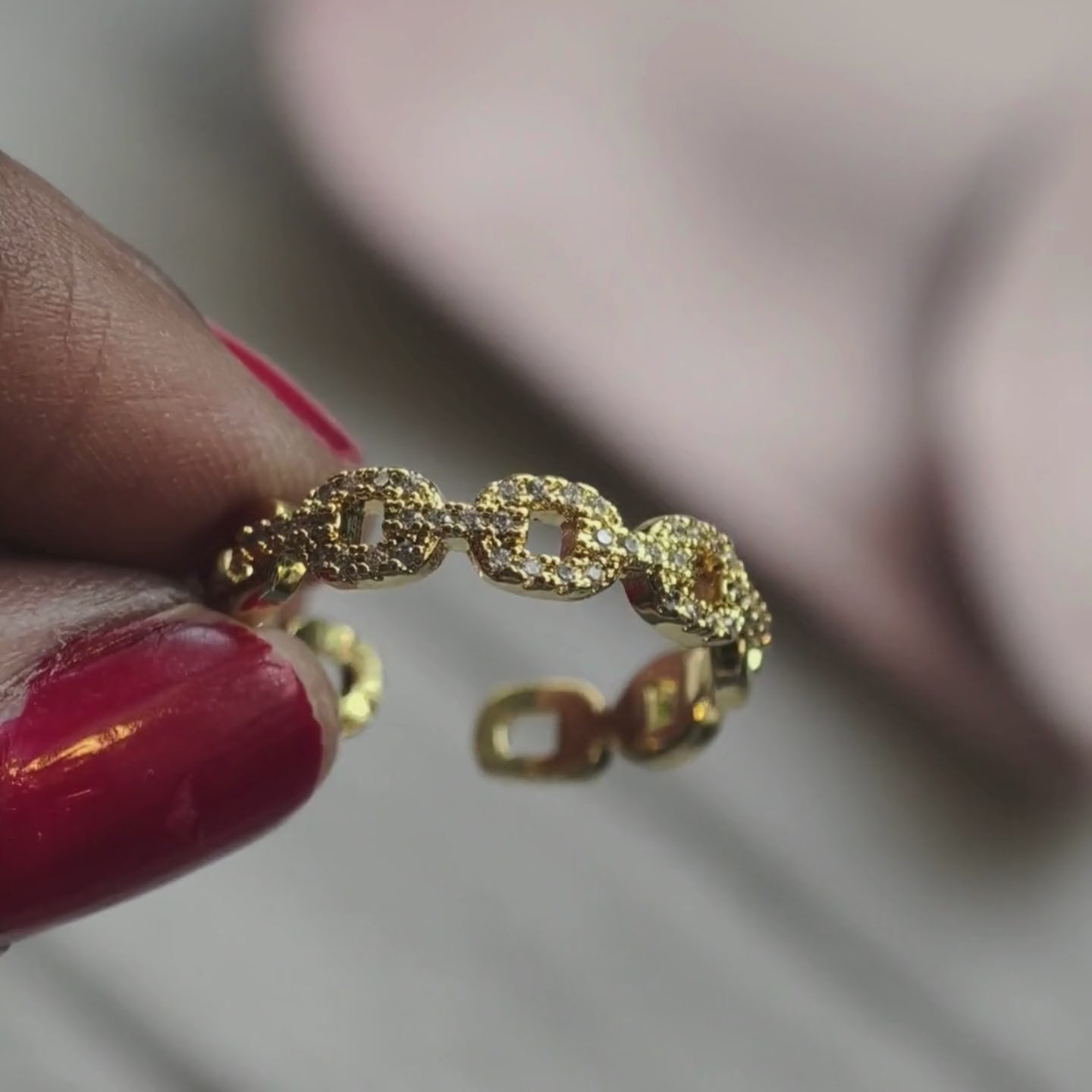 Ivy Link Glow Ring