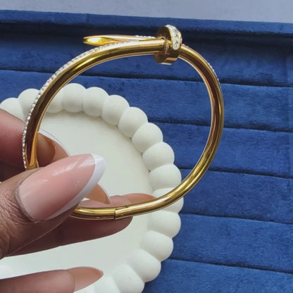 Nadia Nail Edge Cuff