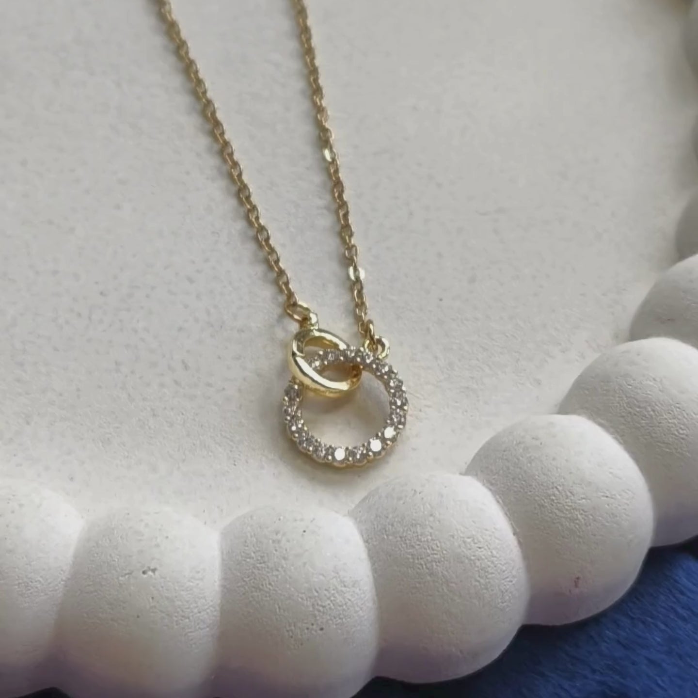 Mila Circle Link Necklace